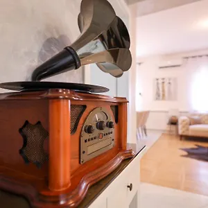 https://oscar-apartment-for-two.hotelinzadar.com